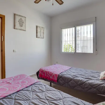 Fabulous In With Swimming Pool Vakantiehuis