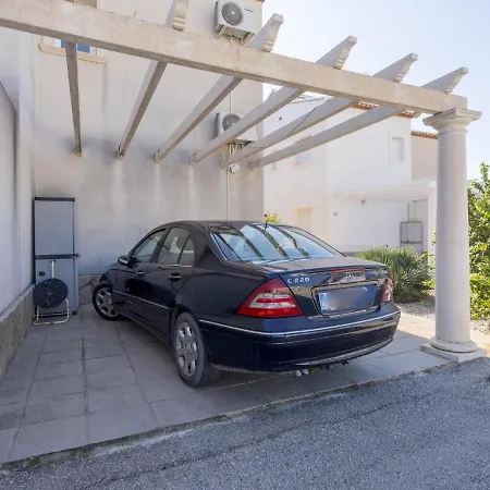 Fabulous In With Swimming Pool Vakantiehuis
