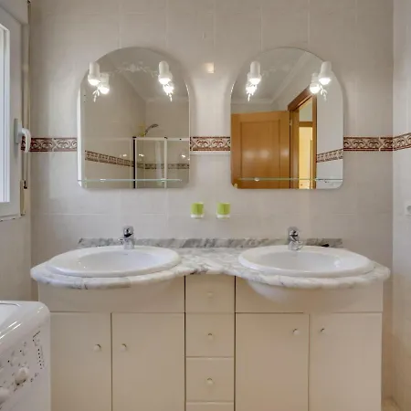 Fabulous In With Swimming Pool Vakantiehuis *